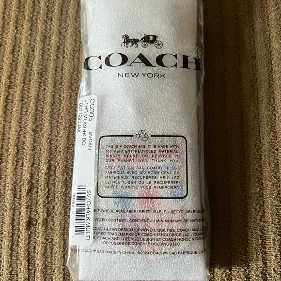 Coach Milkshake Bag Charm nwt in packaging - Picture 3 of 4
